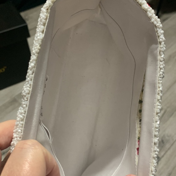 Tiana NY under the sea beautifully beaded clutch. - Picture 4 of 5